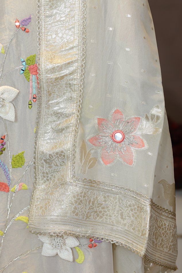 Rasiq Green Shimmer Tissue Unstitched Suit Set - Image 2