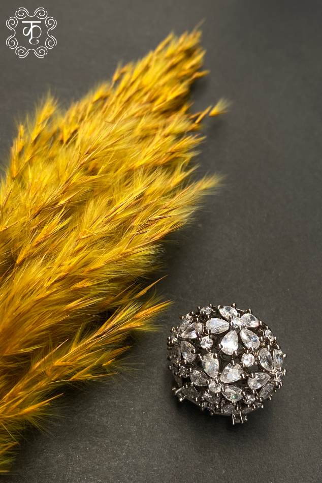 Silver AD Floral Pattern Ring - Image 3