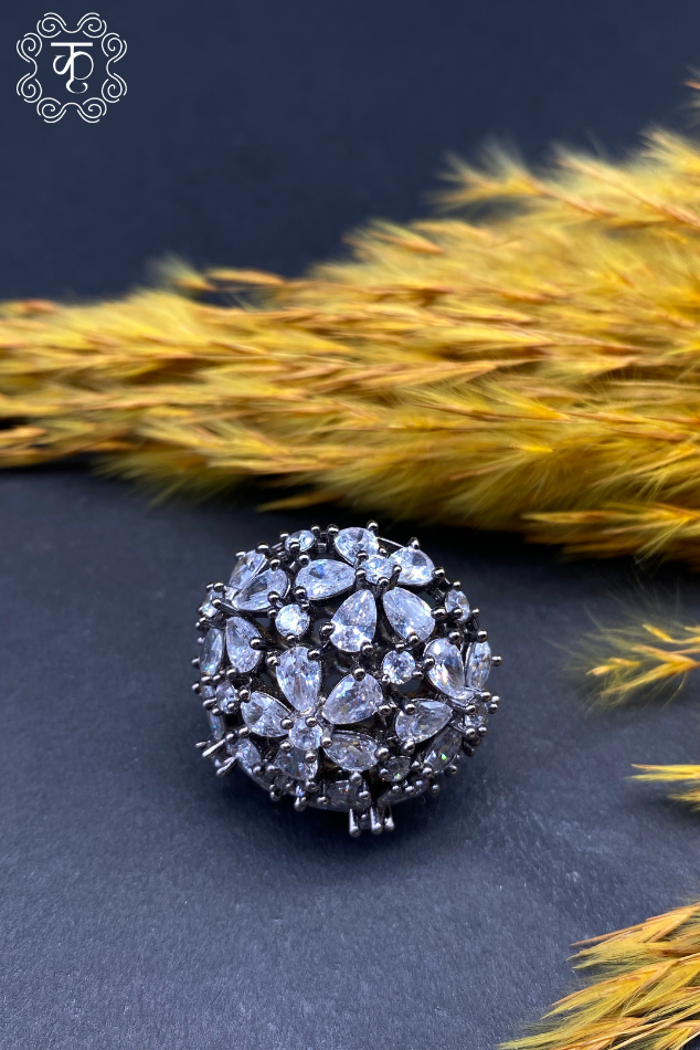 Silver AD Floral Pattern Ring - Image 2