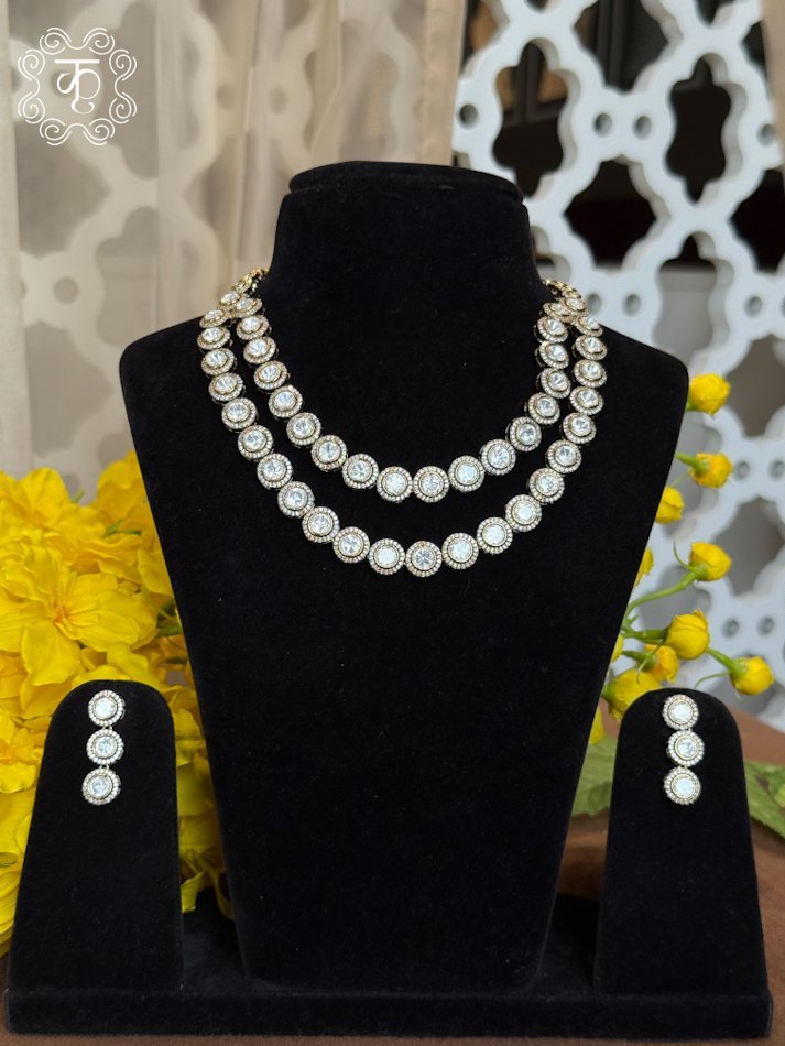 Neckpiece with Earrings - White stone - Image 2