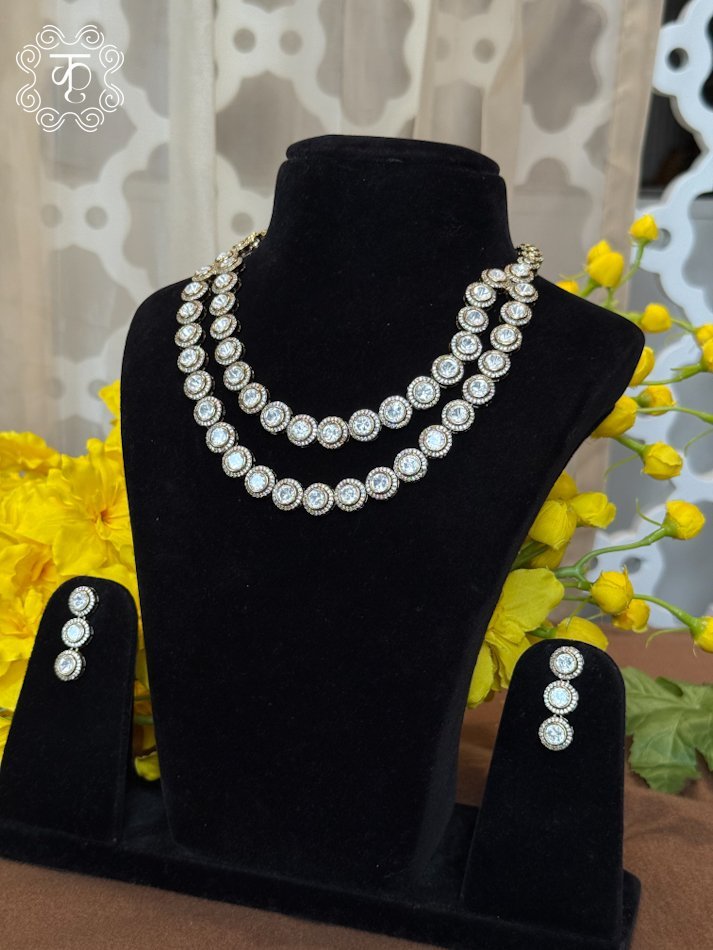 Neckpiece with Earrings - White stone - Image 5